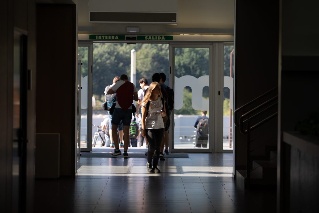 Mikrokredentzialak: bizitza osoan ikasten jarraitzeko beste modu bat